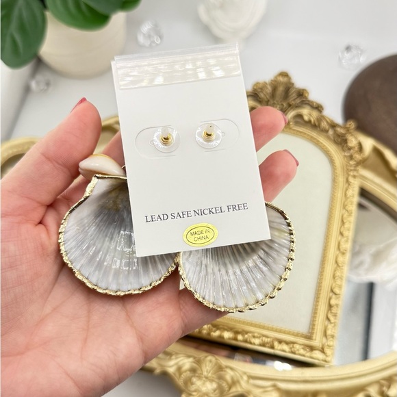 Atterri Genuine Shell & Freshwater Pearl Statement Earrings - Picture 6 of 8